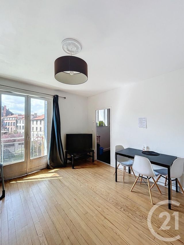 Appartement T3 à vendre - 3 pièces - 52.71 m2 - CLERMONT FERRAND - 63 - AUVERGNE - Century 21 Stéphane Roume Immobilier