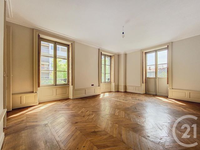 Appartement F4 à vendre - 4 pièces - 125.0 m2 - CLERMONT FERRAND - 63 - AUVERGNE - Century 21 Stéphane Roume Immobilier