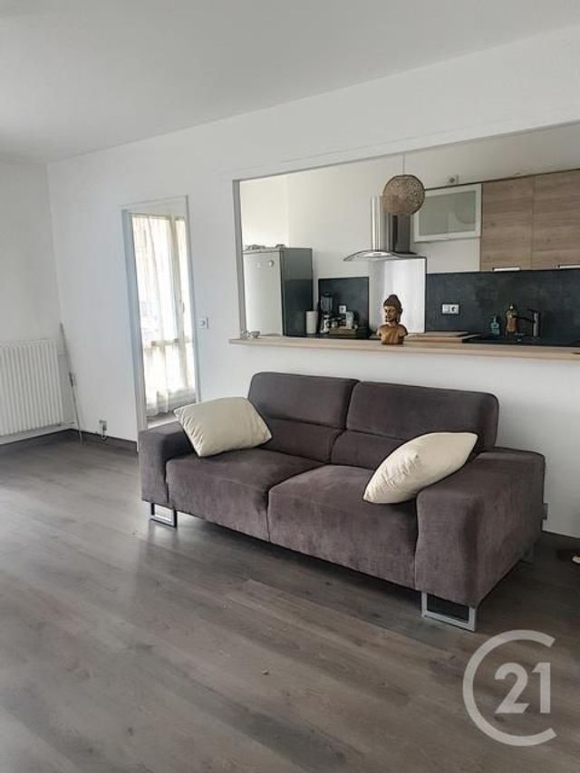 Appartement F3 à louer - 3 pièces - 66.83 m2 - CLERMONT FERRAND - 63 - AUVERGNE - Century 21 Stéphane Roume Immobilier