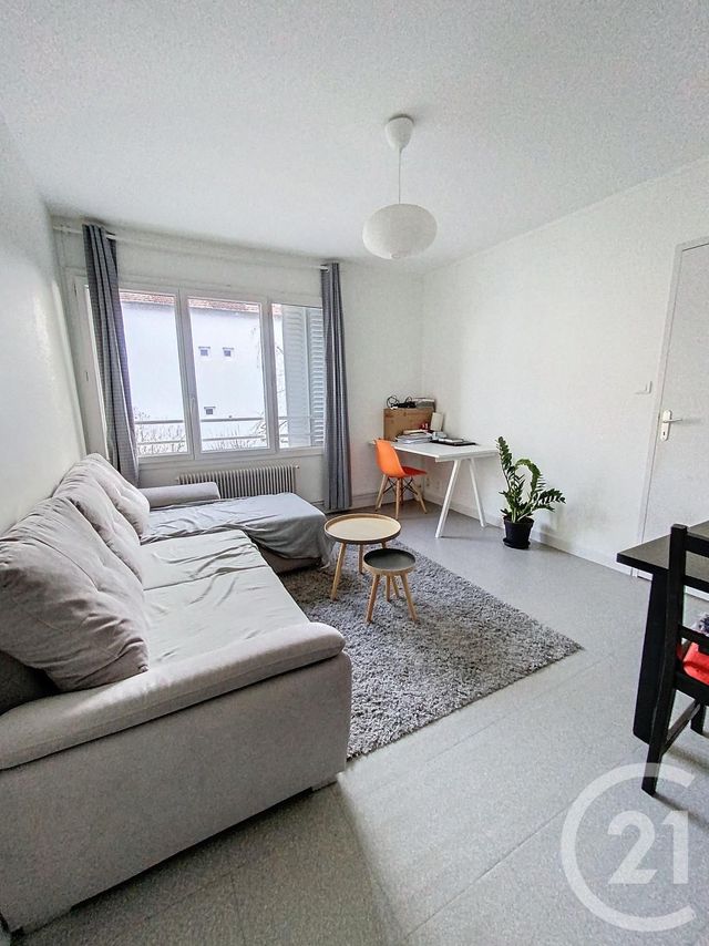 Appartement F2 à louer - 2 pièces - 35.02 m2 - CLERMONT FERRAND - 63 - AUVERGNE - Century 21 Stéphane Roume Immobilier