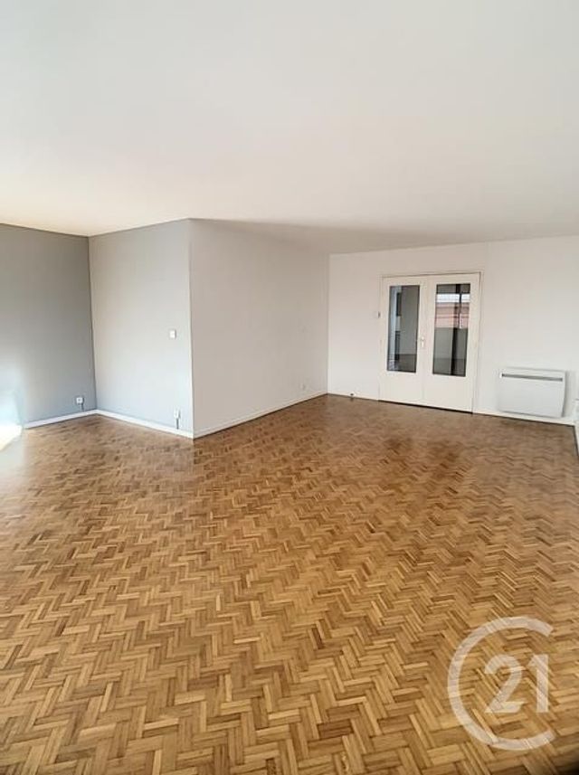 Appartement F4 à louer - 4 pièces - 93.45 m2 - CLERMONT FERRAND - 63 - AUVERGNE - Century 21 Stéphane Roume Immobilier