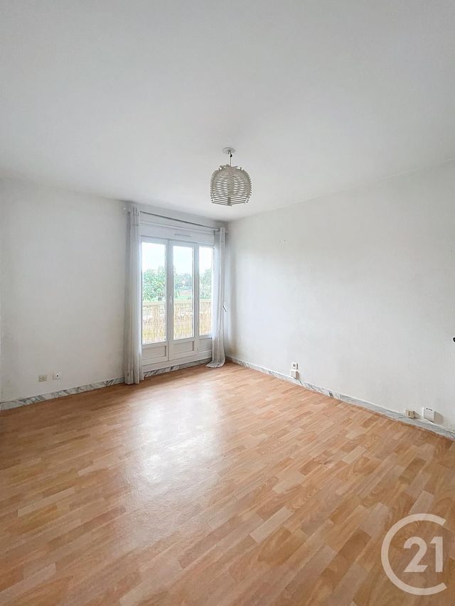 Appartement F1 à vendre - 1 pièce - 31.0 m2 - CLERMONT FERRAND - 63 - AUVERGNE - Century 21 Stéphane Roume Immobilier