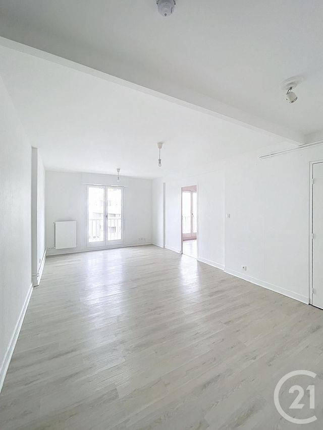 Appartement F4 à vendre - 4 pièces - 76.9 m2 - CLERMONT FERRAND - 63 - AUVERGNE - Century 21 Stéphane Roume Immobilier