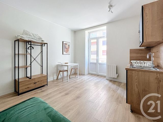 Appartement F1 à louer - 1 pièce - 18.78 m2 - CLERMONT FERRAND - 63 - AUVERGNE - Century 21 Stéphane Roume Immobilier