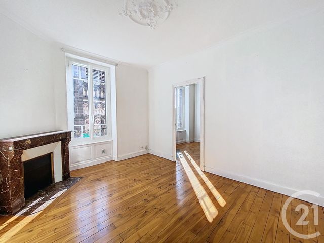 Appartement F3 à louer - 3 pièces - 55.6 m2 - CLERMONT FERRAND - 63 - AUVERGNE - Century 21 Stéphane Roume Immobilier