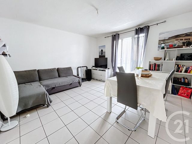 Appartement F2 à louer - 2 pièces - 46.19 m2 - CLERMONT FERRAND - 63 - AUVERGNE - Century 21 Stéphane Roume Immobilier