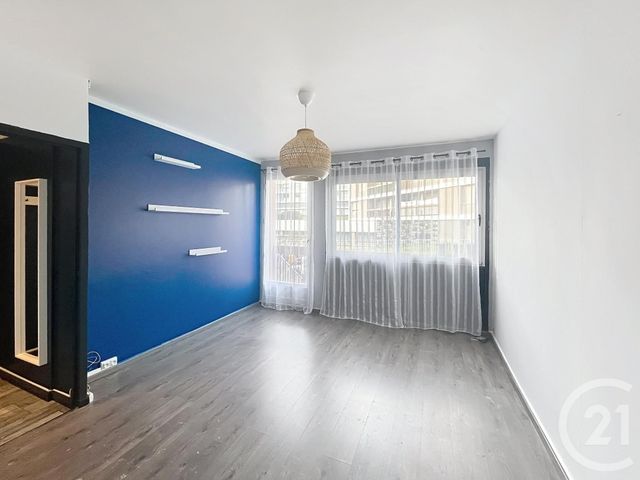 Appartement F3 à louer - 3 pièces - 59.3 m2 - CLERMONT FERRAND - 63 - AUVERGNE - Century 21 Stéphane Roume Immobilier